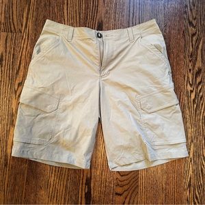 Under Armour Men’s Khaki Shorts Size 34 Stretch